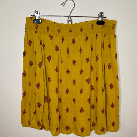 Off the shoulder flower print yellow long sleeve blouse - Picture 3 of 3